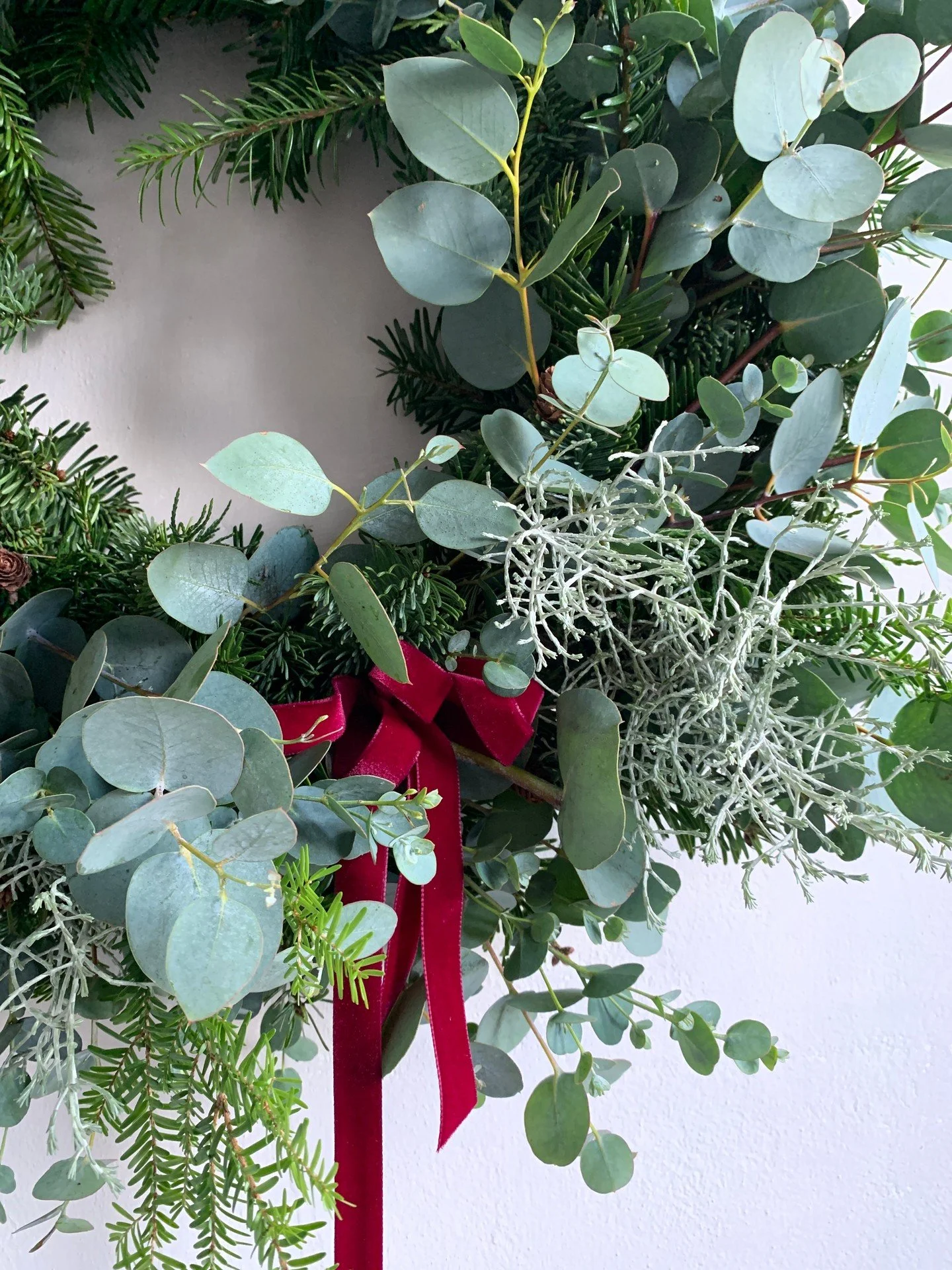 The wreath wave is coming 🌲 our feeds are about to be taken over!

A little reminder to lean into your own style&hellip;
Get playful, try new ingredients, mix textures&hellip;
Your wreaths are your signature 🙌🏻

What&rsquo;s in your go to palette 