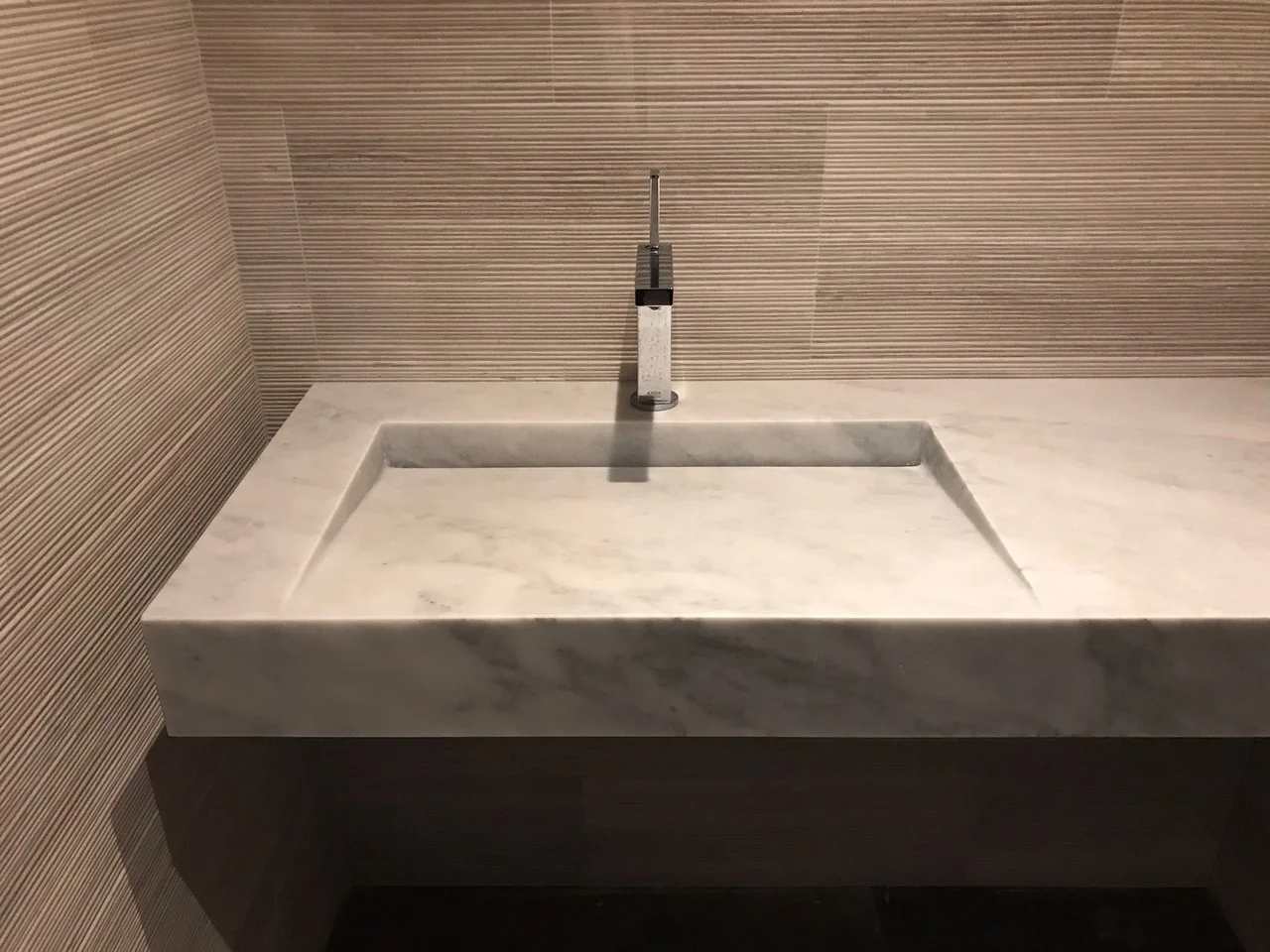  Basin in Carrara marble for John Robert Nilsson Arkitektkontor 