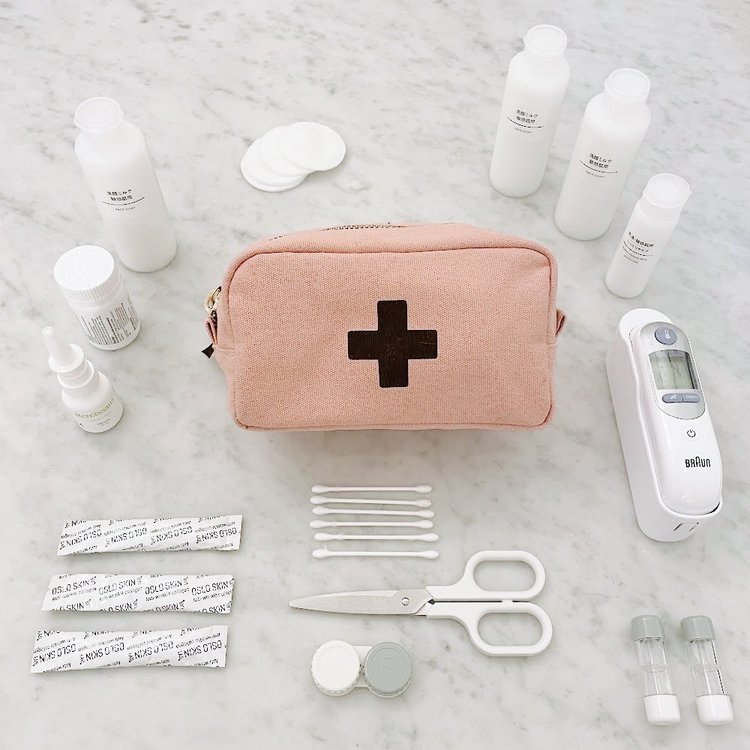 F_ First Aid Organizing Case - Pink bag-all mood.jpg