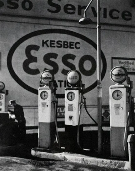 Berenice Abbott, Gasoline Station, Tenth Avenue, 1935