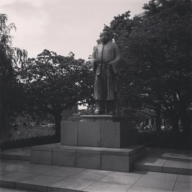 statue.jpg