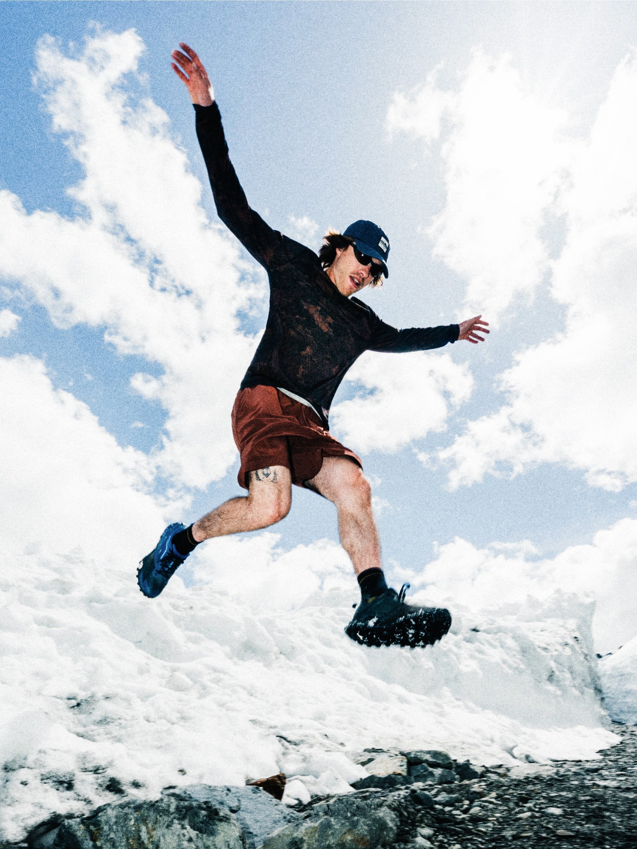 The transition from snow to summer is always bittersweet for me. Thankfully, there&rsquo;s so many ways to get after it in the mountains and chase that feeling. 

The common thread is my all season baselayer from @smartwool It&rsquo;s my go-to in dee