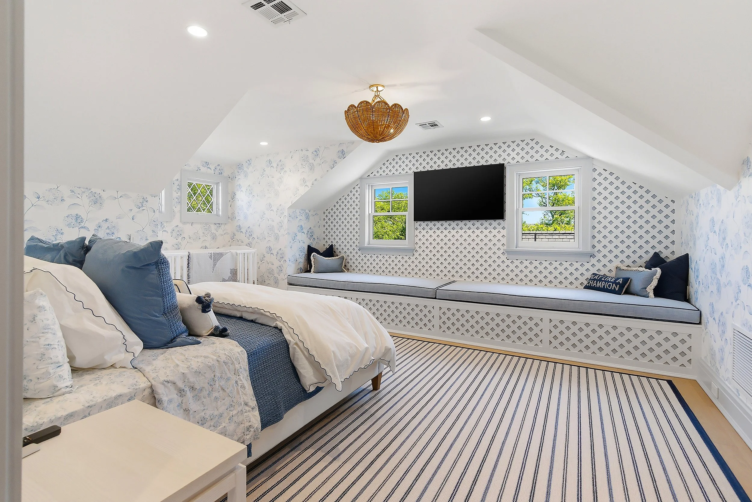 128-Bed 2.jpg
