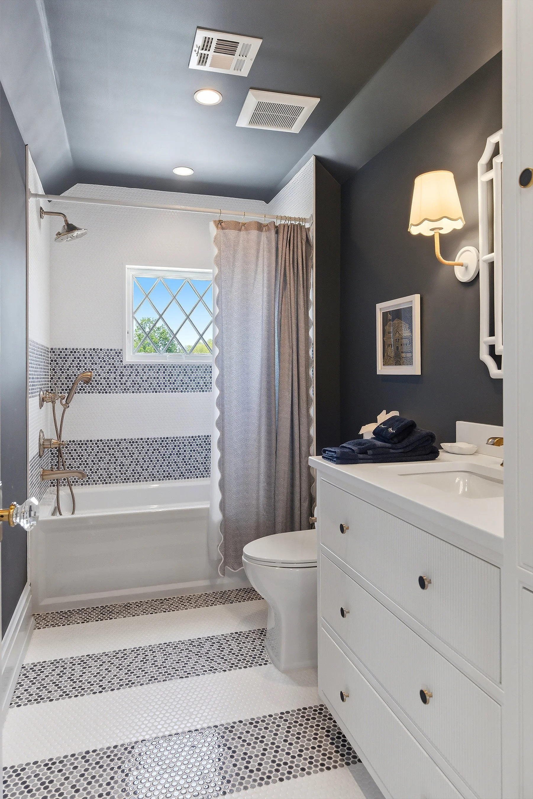 134-NEW Bath 2a.jpg