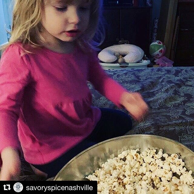 #Repost @savoryspicenashville
・・・
Sweet Emmy having movie night with her mom Sarah (our Franklin manager) their popcorn is seasoning with our Bloody Mary Rimming spices (don&rsquo;t worry no vodka included) - what spices do you put on popcorn?