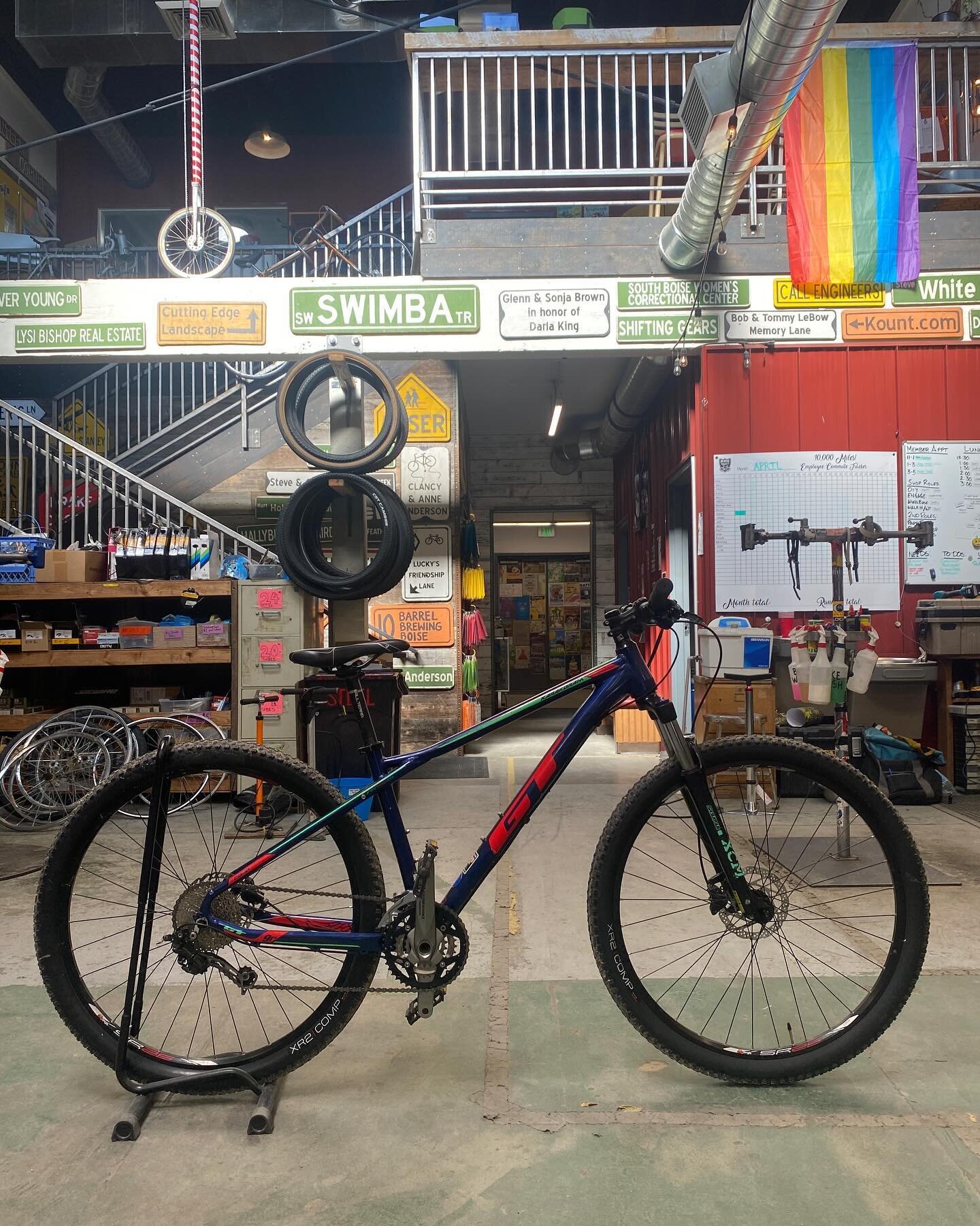 New refurbs out on the floor today! 

This week, we&rsquo;re featuring this GT Karakoram, priced at $340. It&rsquo;s a 17-inch frame, which could be a good fit for a 5&rsquo;4&rdquo; to 5&rsquo;8&rdquo; rider. With a large cassette, front suspension 