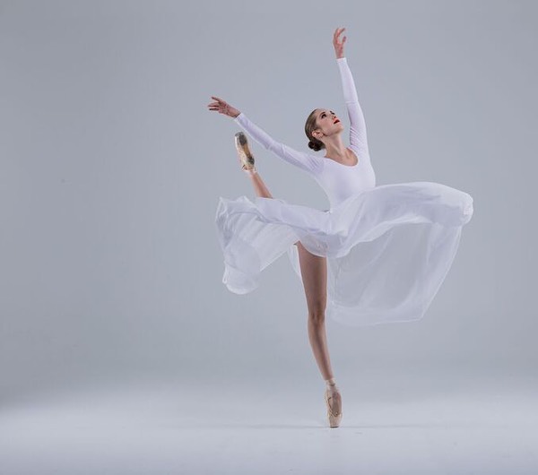 Happy Birthday to our wonderful artistic director and beautiful ballerina Anastasiia Fedorova @anastasiia_fedorova13 🎂🎉🎈🎊🥳💃 #happybirthday #ballerina #ballet #russianballet #bergencounty #americanrussianballet #hackensack #bolshoiballet #njball