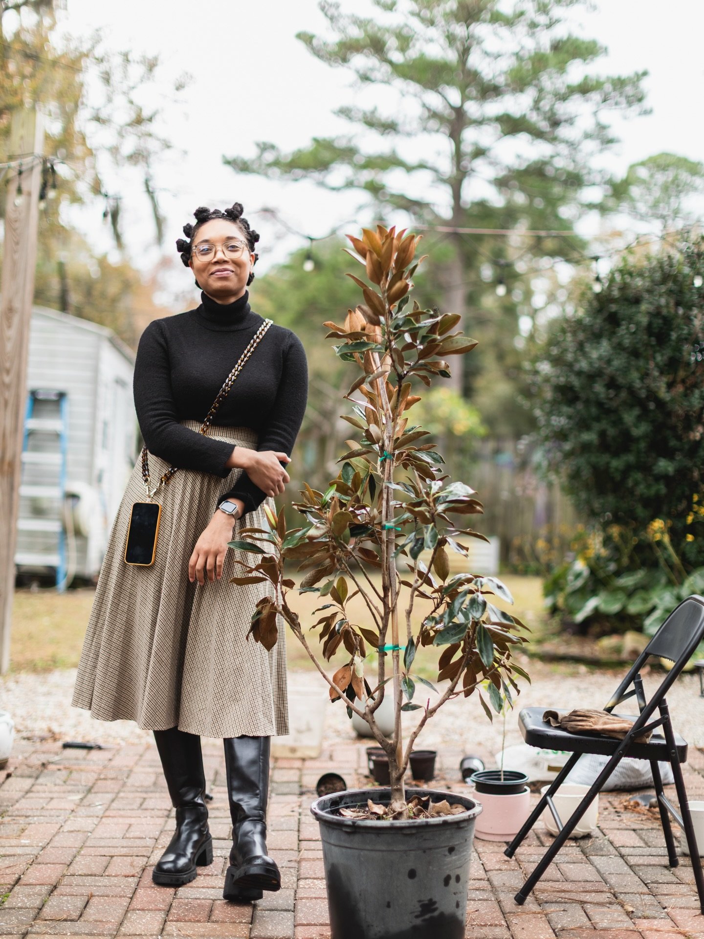 🤎 new year, new nothing. appreciating what is and welcoming whatever will be. while also trying not to overthink. like &ldquo;ohhh, you need to hustle, girl.&rdquo; but also on some &ldquo;I attract what is good for all things and not just for my wa