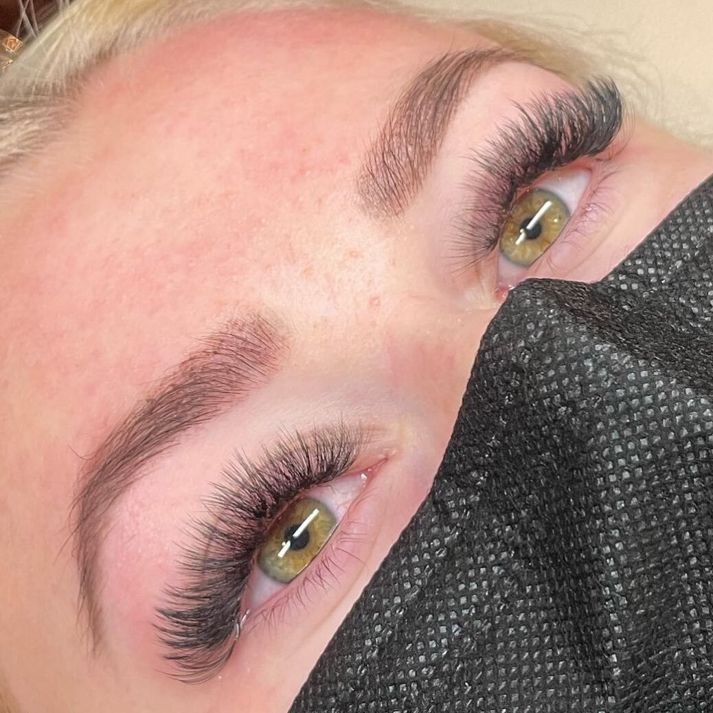 Weekend ready lashes 🕺🪩✨🤠

#lashes #lashextensions #nkylashes #cincylashes #nkyspa #cincinnatispa