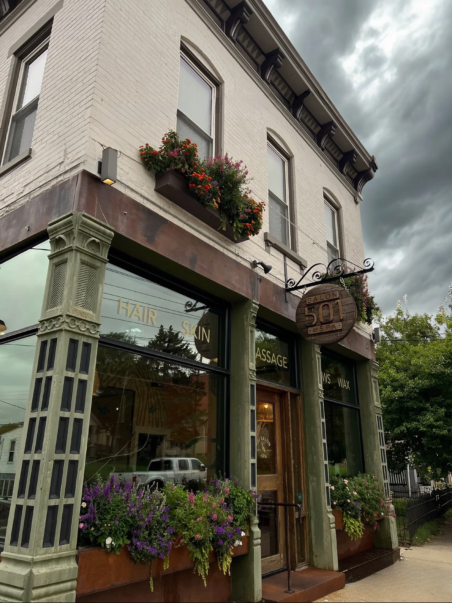 501 Salon & Spa