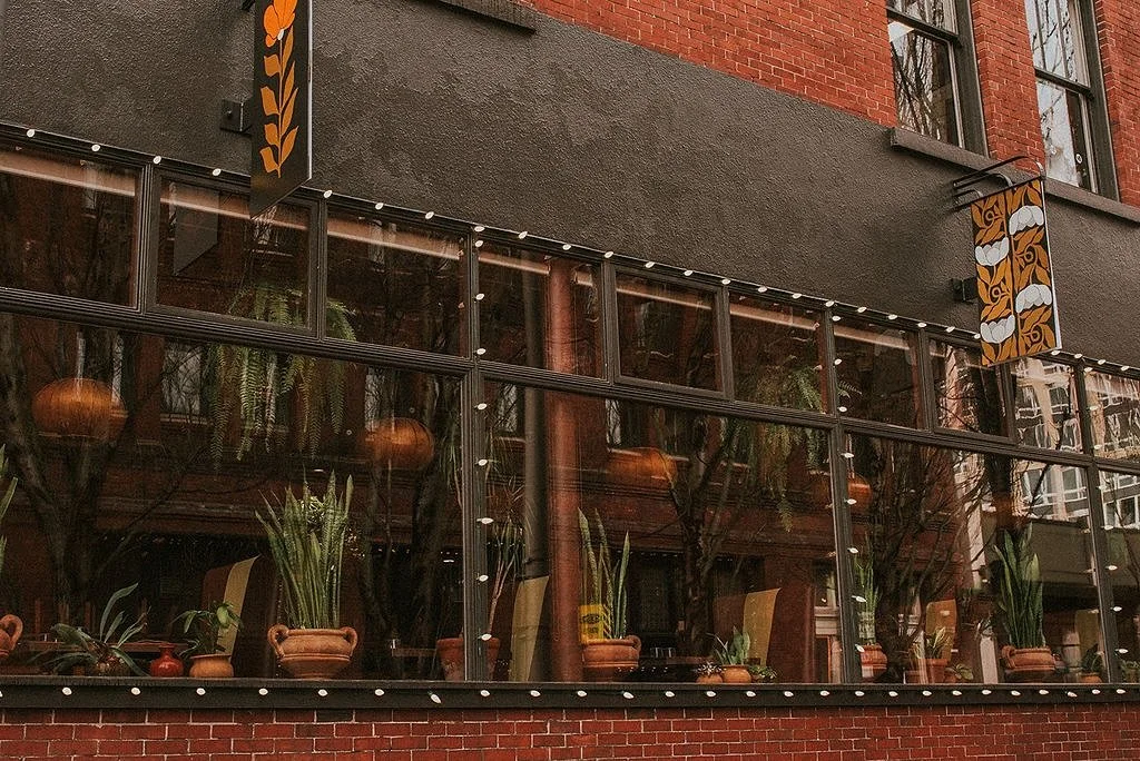 Forever grateful for the community that 𝘮𝘢𝘬𝘦𝘴 𝘵𝘩𝘪𝘴 𝘱𝘭𝘢𝘤𝘦 𝘧𝘦𝘦𝘭 𝘭𝘪𝘬𝘦 𝘩𝘰𝘮𝘦. From our family to yours, Happy Thanksgiving!