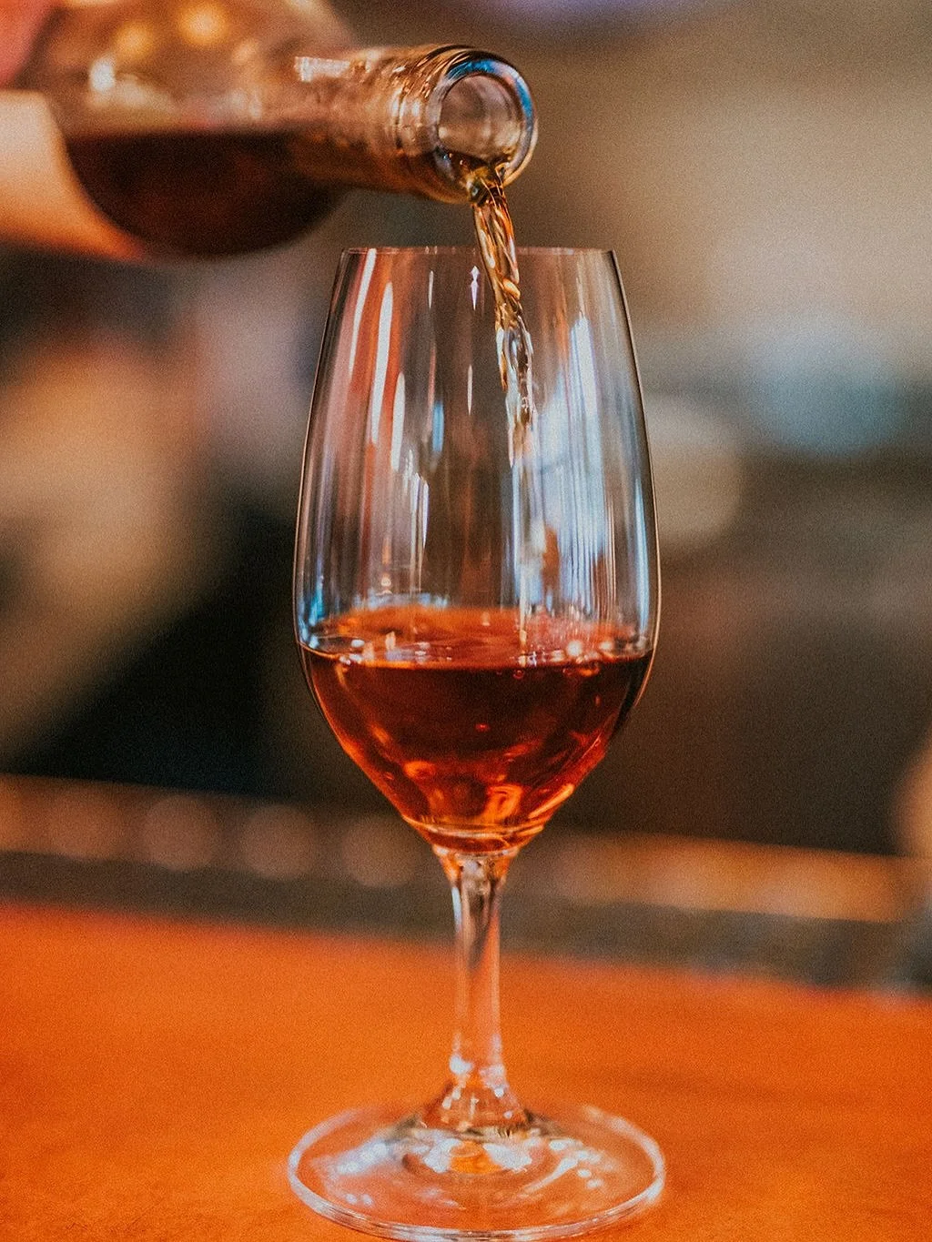 What&rsquo;s the only thing that could make our Peruvian chocolate dessert even better? &hearts;️

𝙏𝙝𝙚 𝙥𝙚𝙧𝙛𝙚𝙘𝙩 𝙬𝙞𝙣𝙚 𝙥𝙖𝙞𝙧𝙞𝙣𝙜, 𝙧𝙚𝙘𝙤𝙢𝙢𝙚𝙣𝙙𝙚𝙙 𝙗𝙮 𝙤𝙪𝙧 𝙨𝙤𝙢𝙢𝙚𝙡𝙞𝙚𝙧𝙨:

𝘗𝘢𝘪𝘳 𝘵𝘩𝘦 𝘋𝘦𝘨𝘶𝘴𝘵𝘢𝘤𝘪𝘰𝘯 𝘥𝘦 𝘊