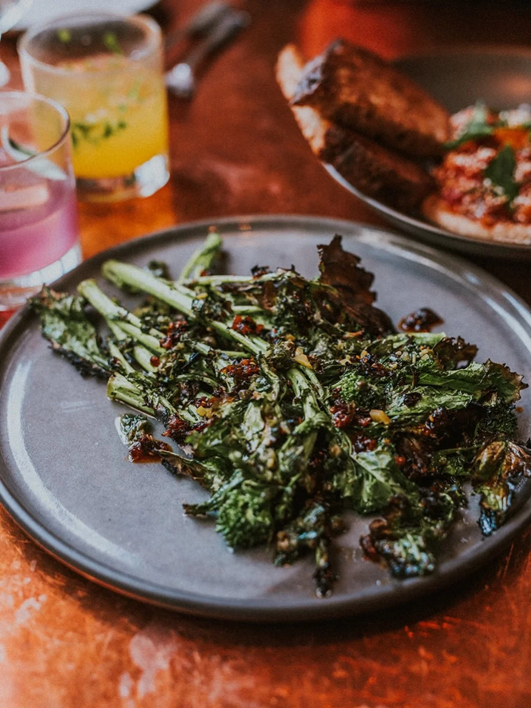 𝗥𝗮𝗽𝗶𝗻𝗶 𝗮 𝗹𝗮 𝗣𝗮𝗿𝗿𝗶𝗹𝗹𝗮 🥦

New to the Spring small plates menu... a small plate with big personality.

Our locally-sourced rapini is grilled over open flame to bring out its natural bitterness and depth, then finished with a tarragon c