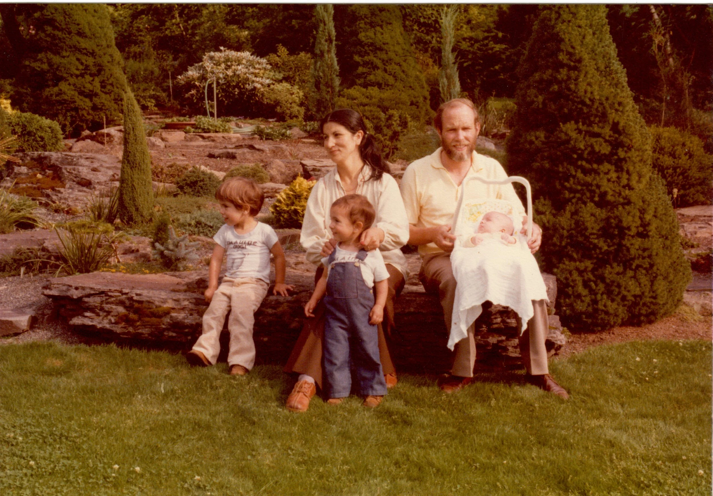 John, Doris and young family, 1979 (1).jpeg