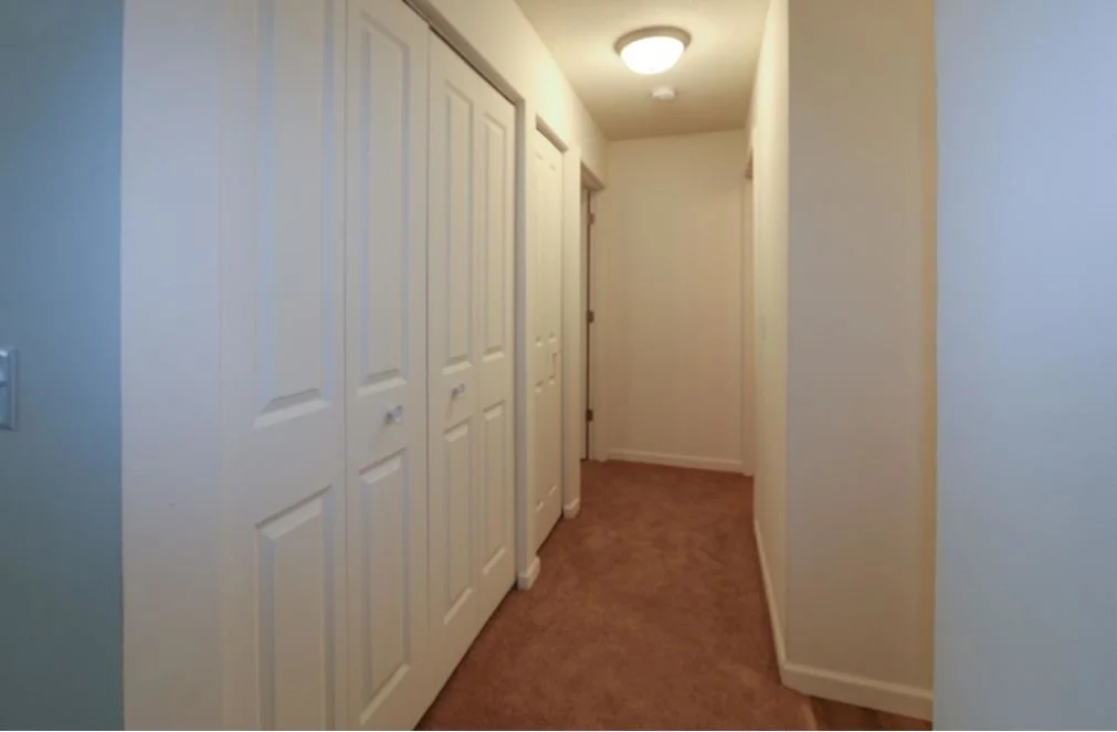 the-cove-apartments-anoka-mn-hall.jpg