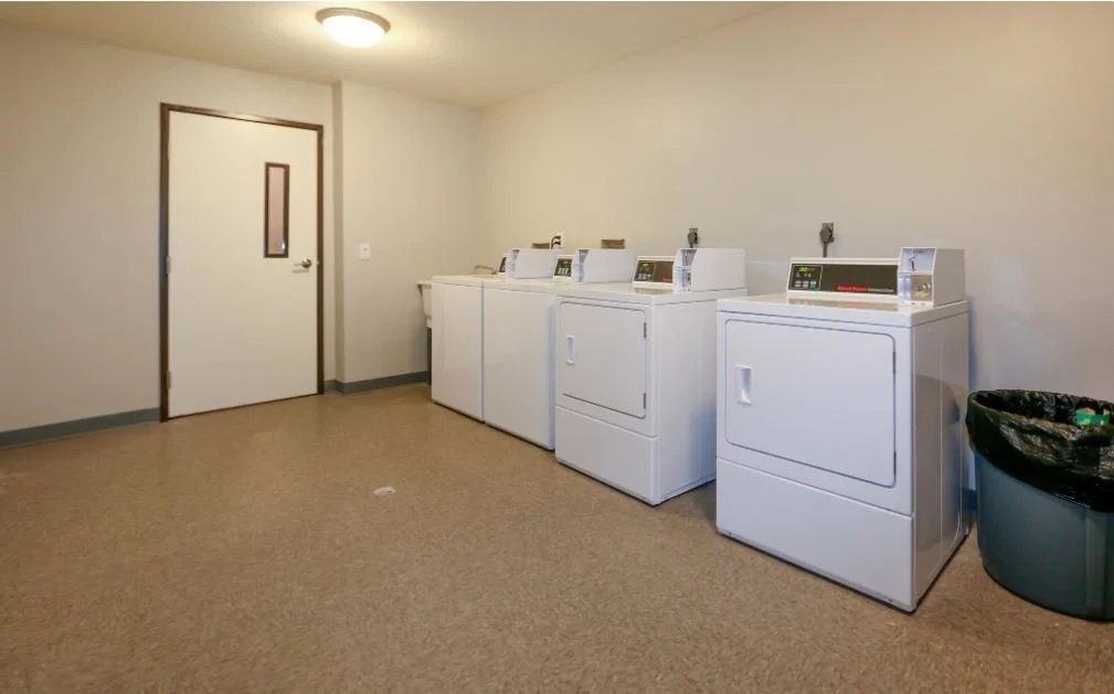 the-cove-apartments-anoka-mn-laundry-room.jpg