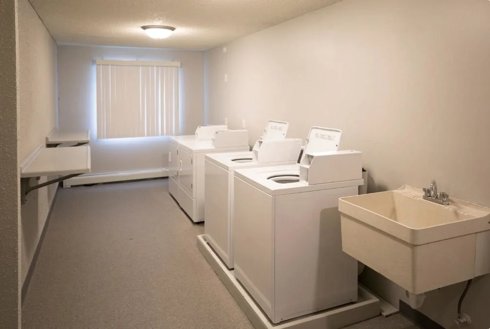 pointe-apartments-anoka-mn-building-photo (13).jpg