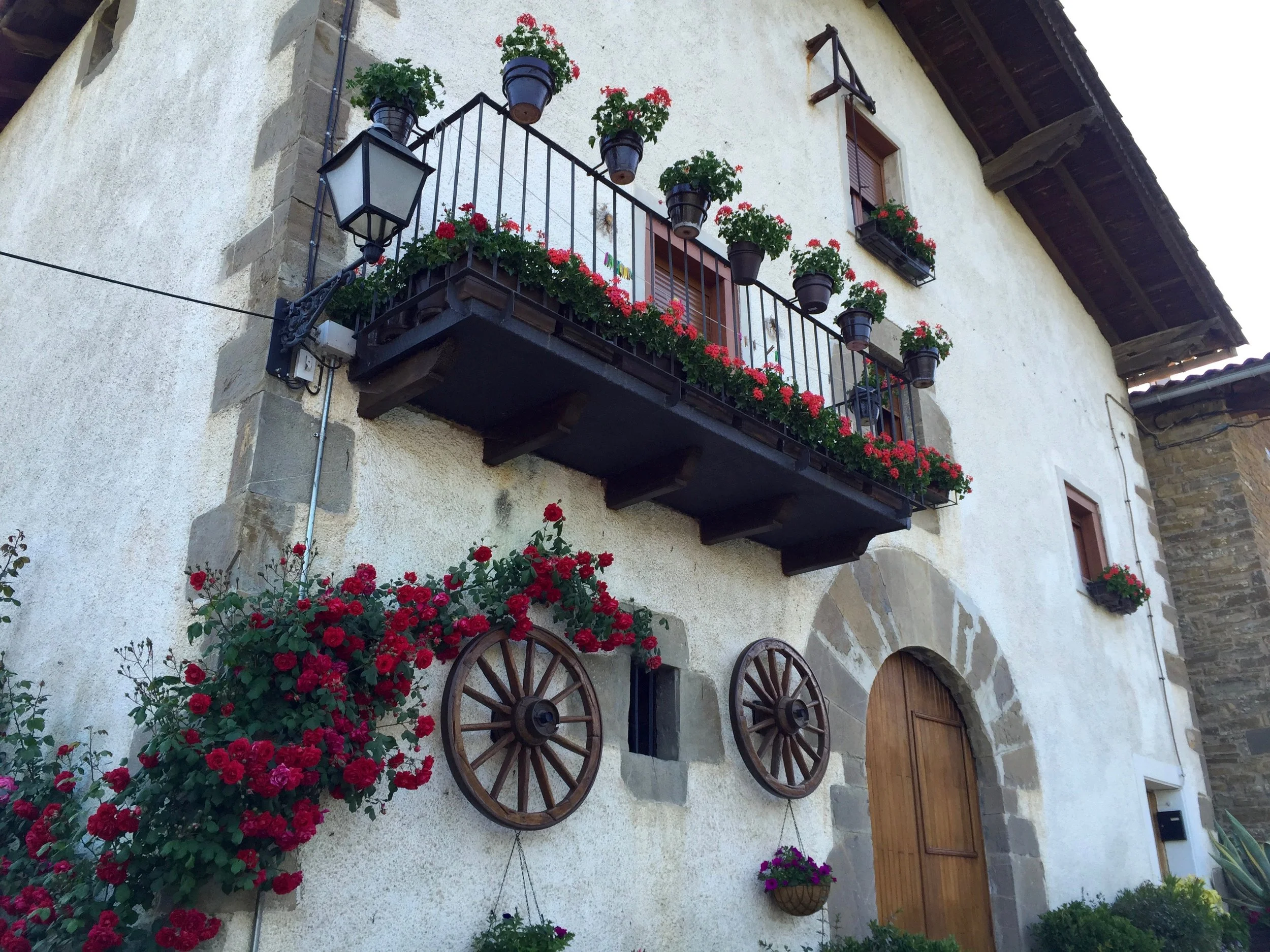 House of Roses, Spain