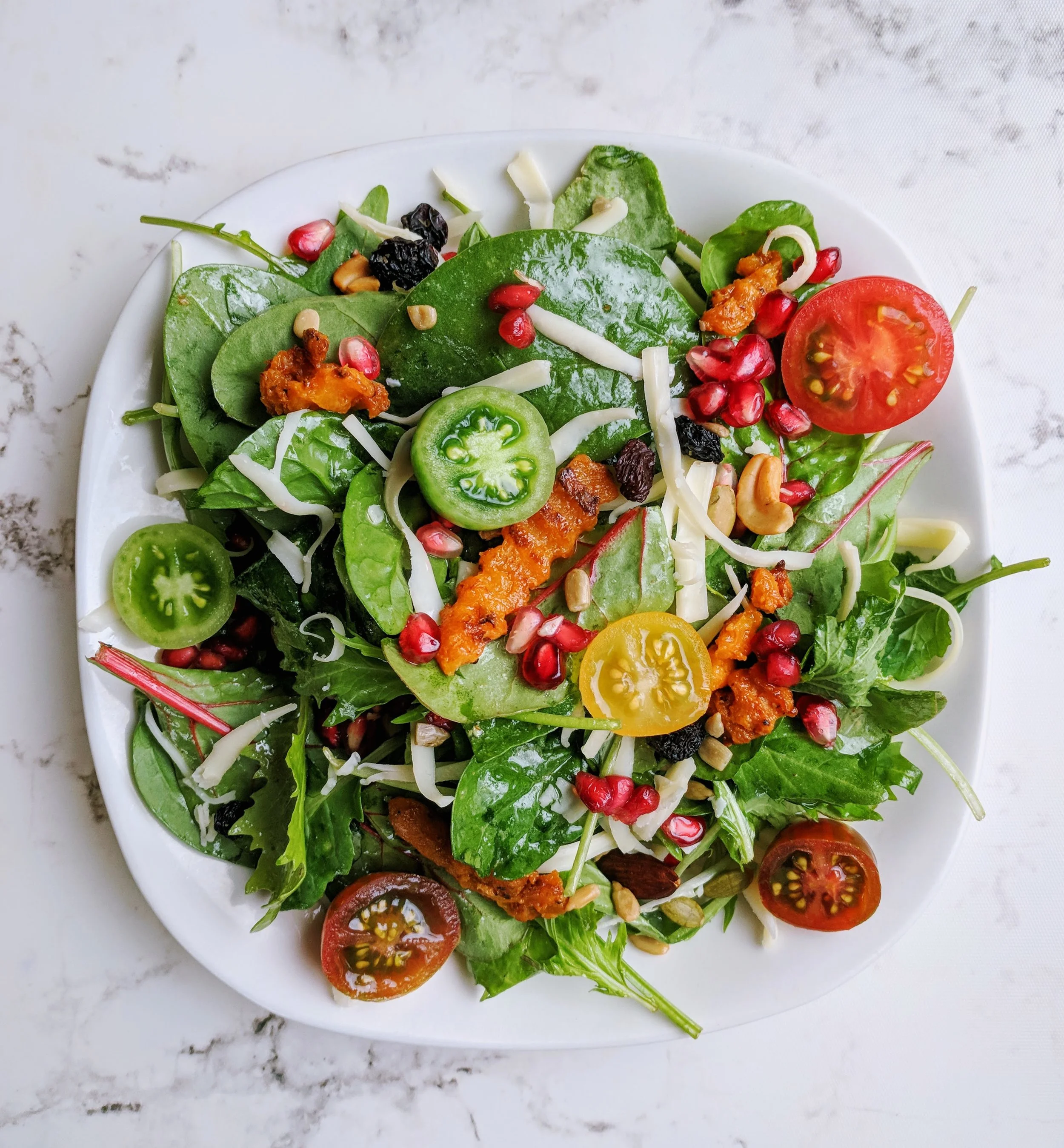 Christmas tree salad with kombucha dressing