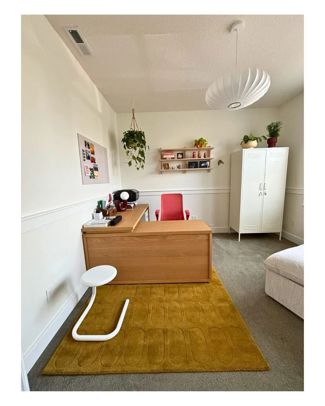 SE Morrison St. Project&mdash;Oﬃce Design &amp; Organization

The BrightHive team turned what was a cluttered catch-all into a focused, polished workspace
designed to support productivity, creativity, co-working and confident client interactions.

We