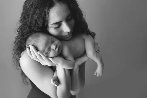 B and W newborn.jpg