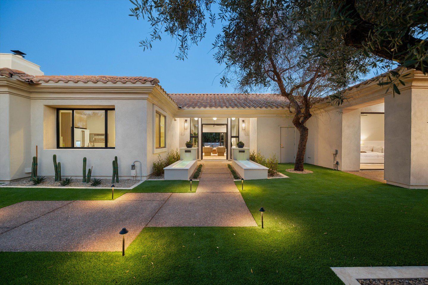 #NewPrice #OpenHouse Today from 11:00 AM - 2:00 PM.  Masterfully remodeled single-level split floor plan home located within the 24-hour guard-gated golf community of Pinnacle Peak Country Club. Designed to embrace Arizona's signature indoor-outdoor 