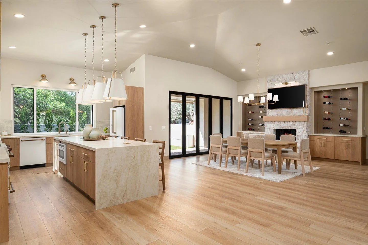 Congratulations to our clients on the sale of their property in Scottsdale for $1,926,000.
Are you looking to purchase or list your home? Contact our team today at www.ArizonaLuxuryPartners.com.