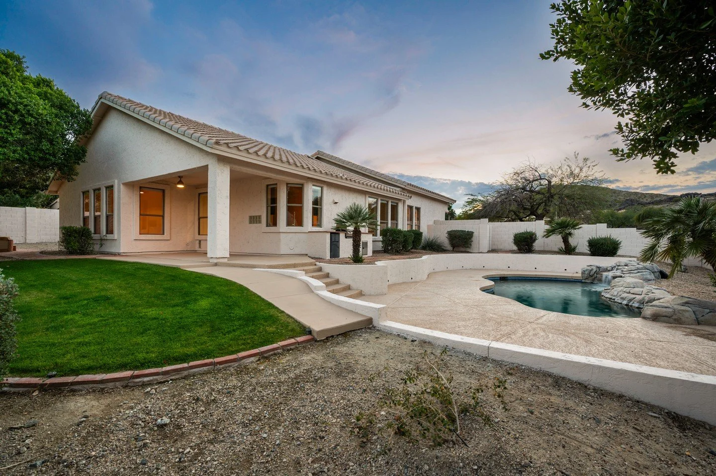 Congratulations to our clients on the sale of their property in Phoenix for $640,000.

Are you looking to buy, sell, or invest? Contact our team today at www.ArizonaLuxuryPartners.com.