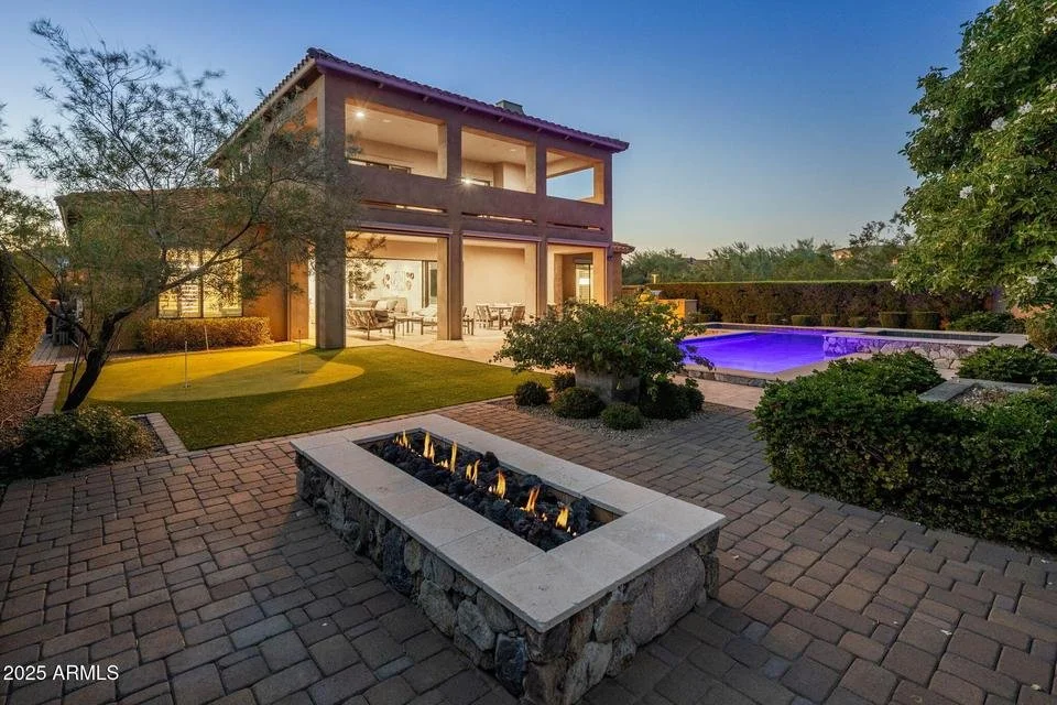 Congratulations to our clients on the purchase of their property in Windgate Ranch for $2,600,000.
Are you looking to purchase or list your home? Contact our team today at www.ArizonaLuxuryPartners.com.