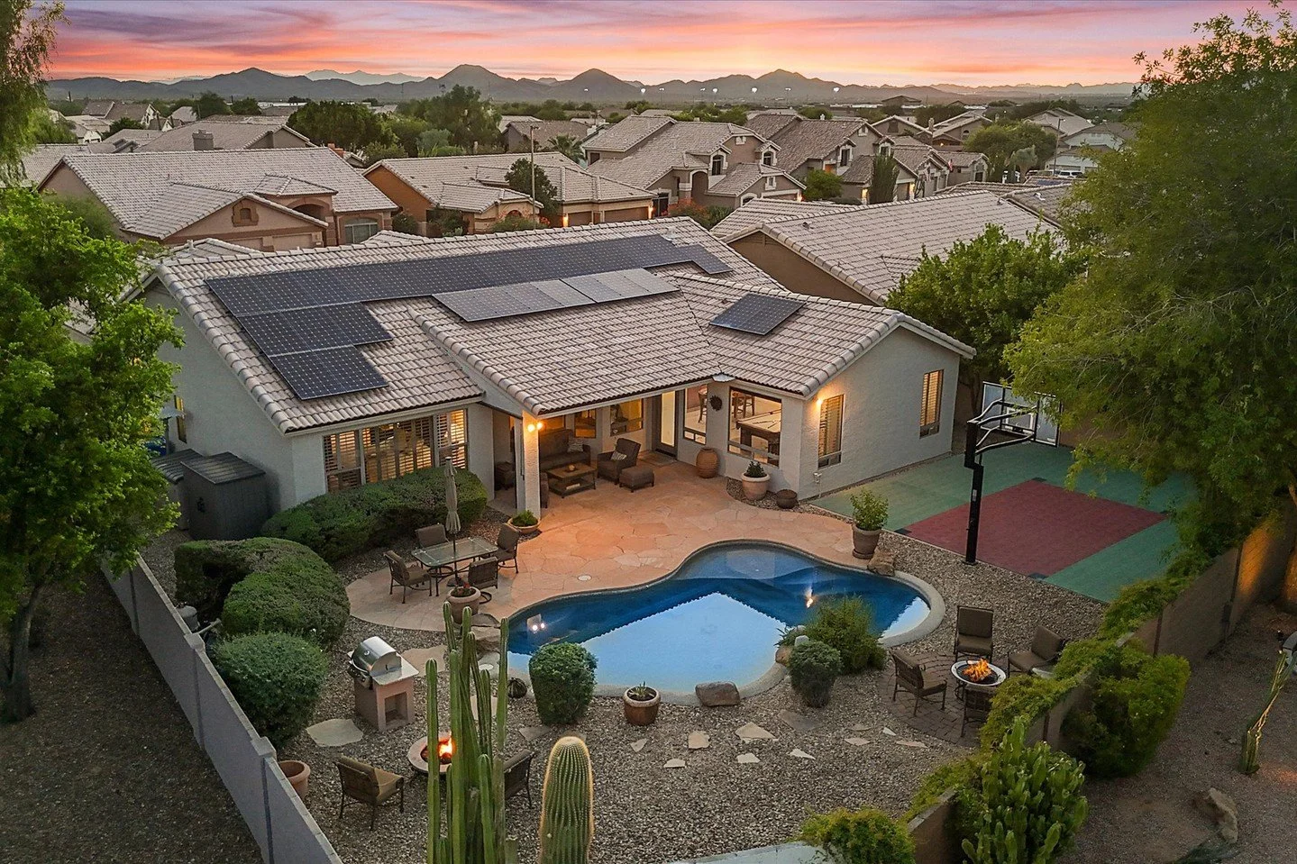 #NewListing #CaveCreek Welcome to this beautifully maintained 4-bedroom, 2-bath single-level home with vaulted ceilings, abundant natural light, and a backyard designed for Arizona living. Many of the big-ticket items have already been taken care of,