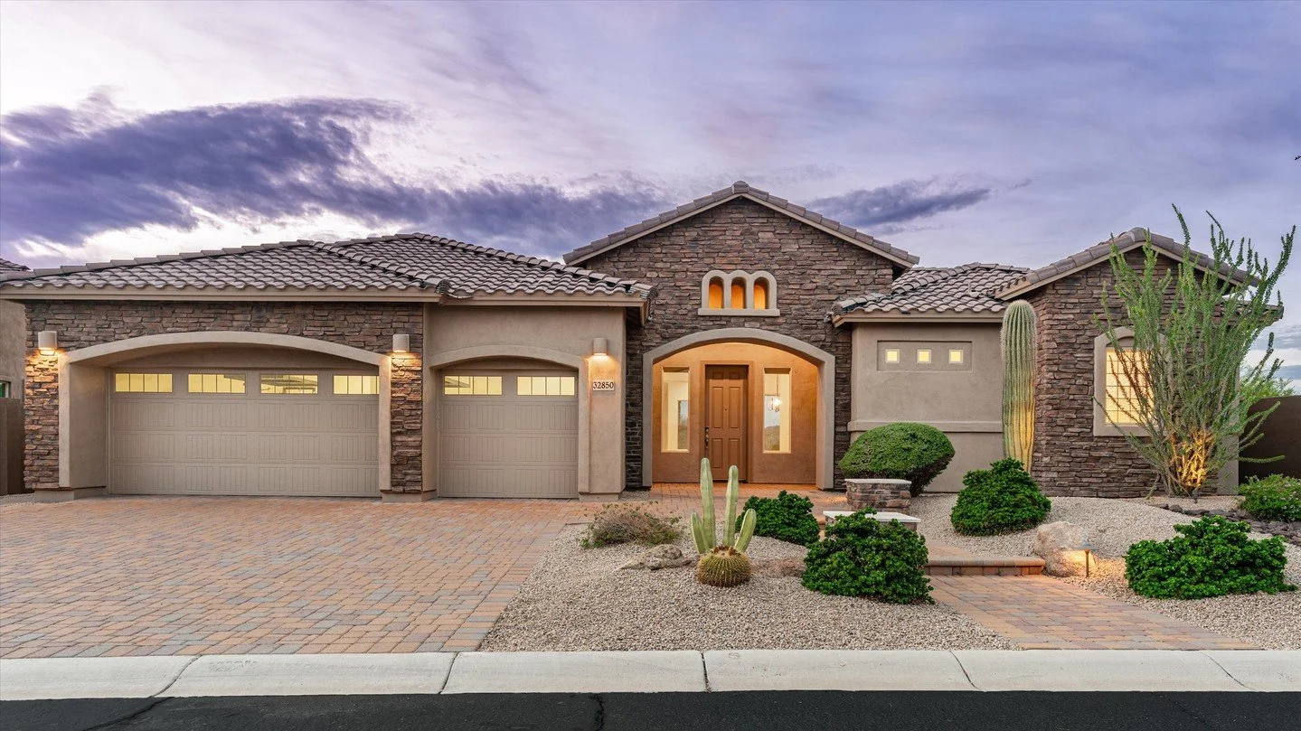 #NewListing #CaveCreek Welcome to this beautifully maintained 4-bedroom, 3-bathroom single-level, 2017-built home in a gated Cave Creek community, offering privacy, mountain views, and a backyard designed for Arizona living. Fresh interior and exteri