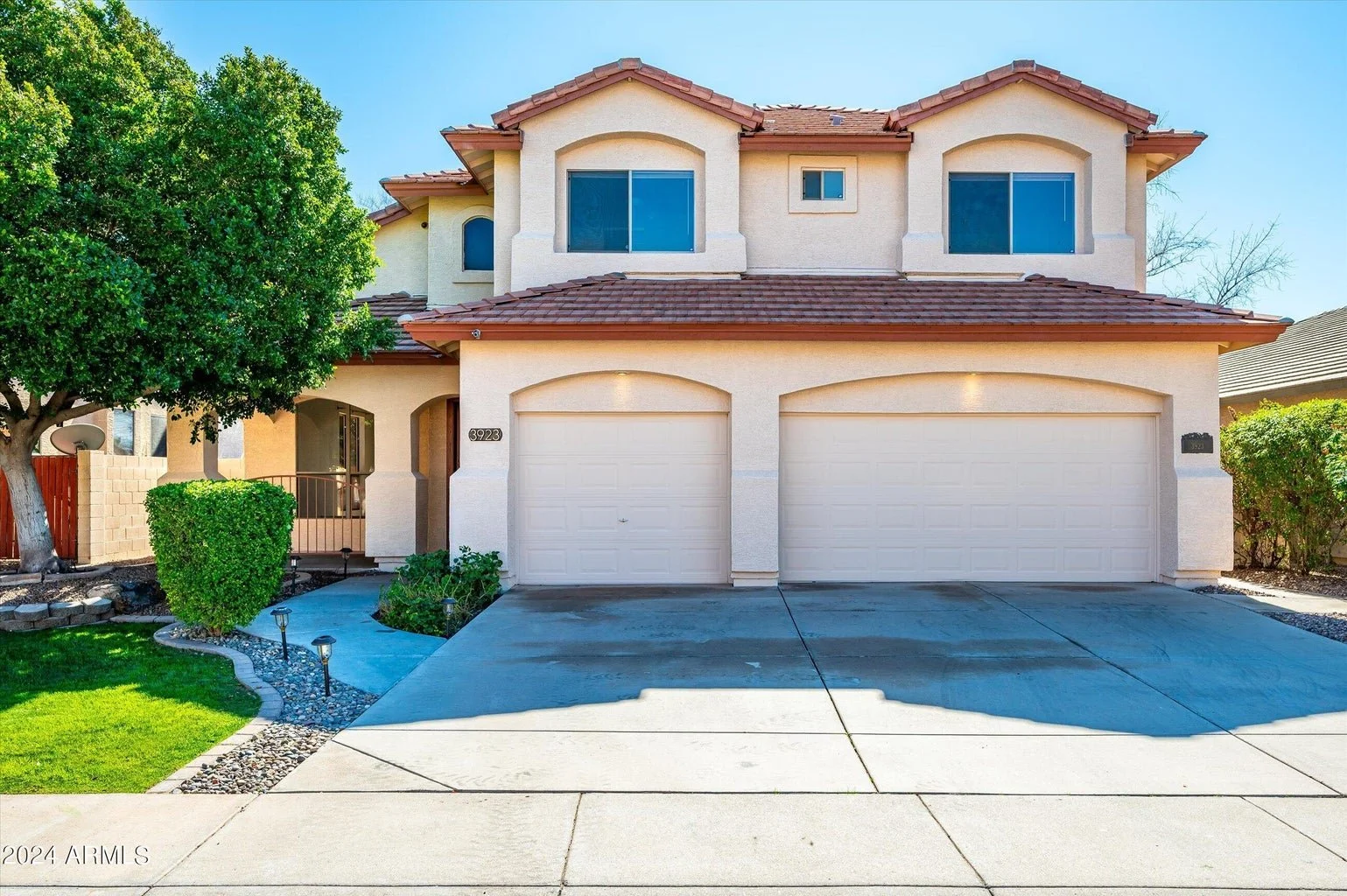 Sold: 3923 E Juanita Avenue, Gilbert, AZ 85234, Arizona Luxury Partners represented the seller
