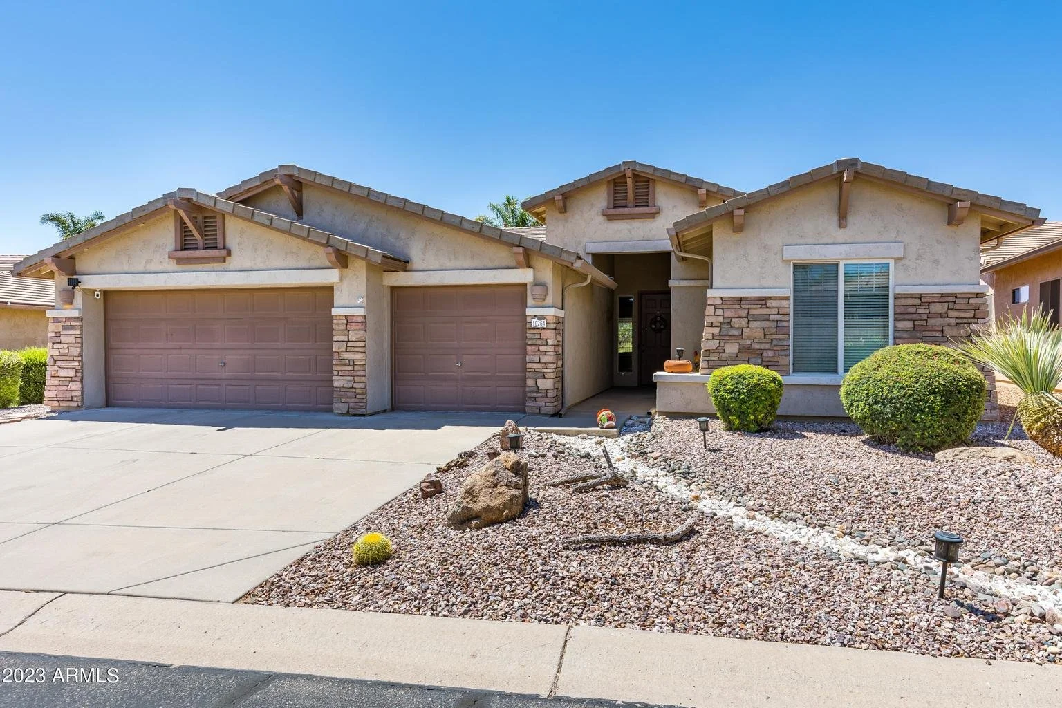 Sold: 10264 E Superstition Range Road, Gold Canyon, AZ 85118, Arizona Luxury Partners represented the seller