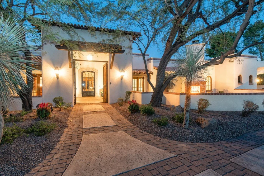 8825 N Avenida Del Sol Road, Paradise Valley, AZ 85253