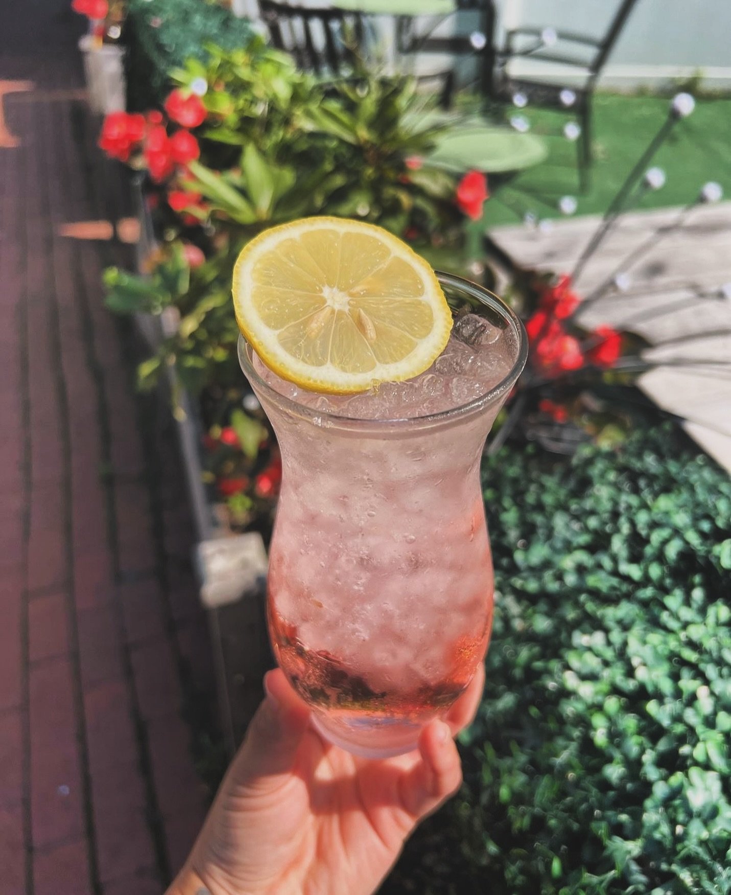 It&rsquo;s going to a hot one today. Come cool off with a Zippy!
Open at 4pm 🍻✨