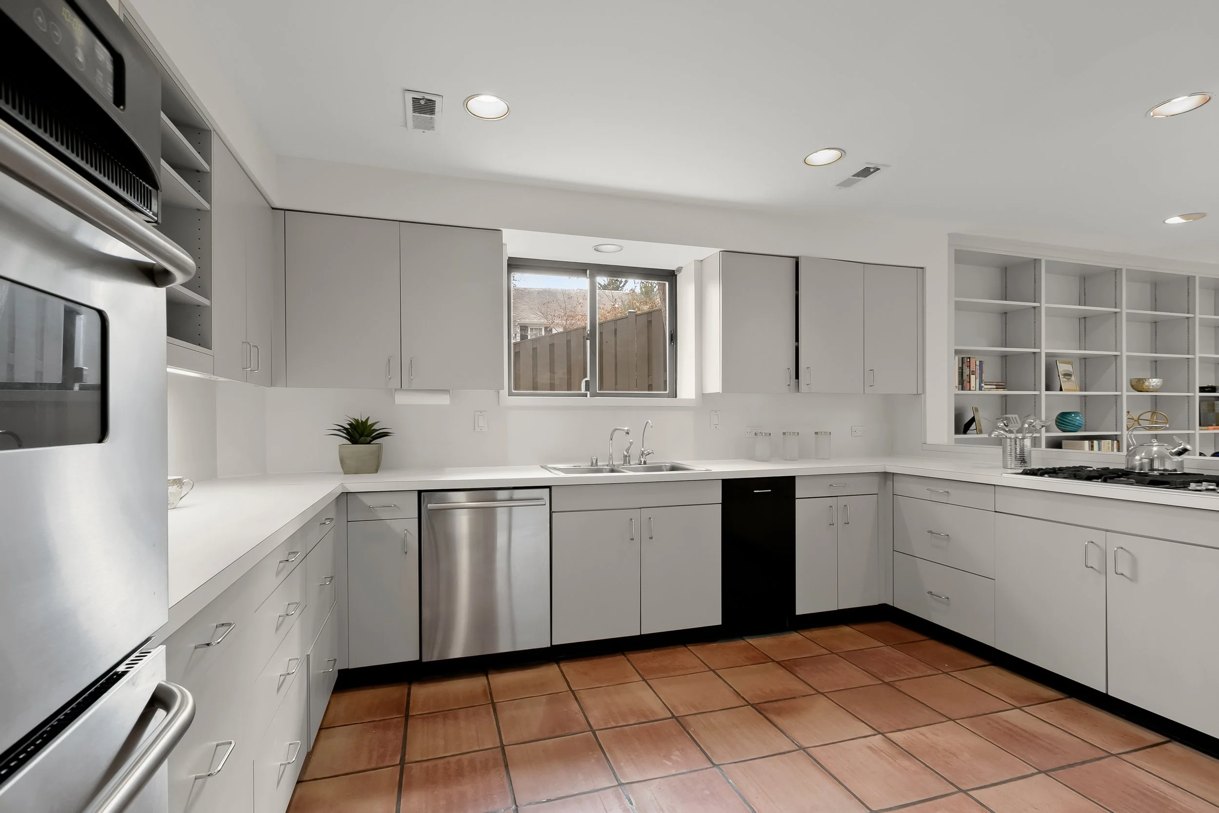 022-2400 44th St NW 022.jpg