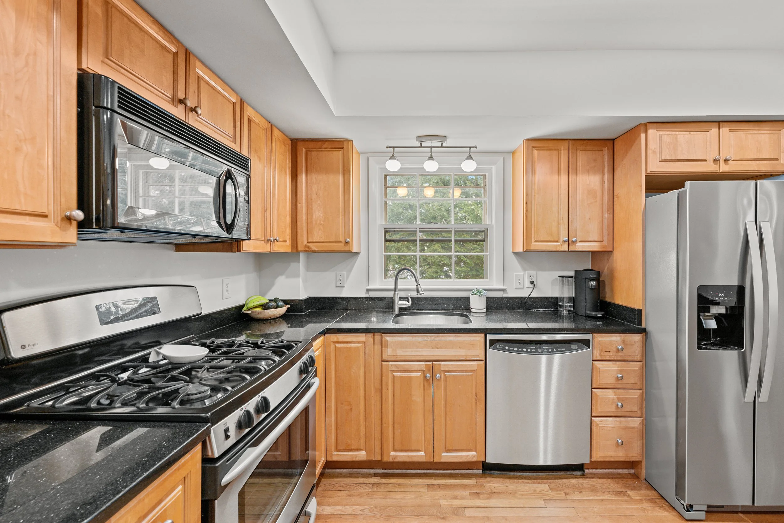 23-8511CamdenSt_023.jpg