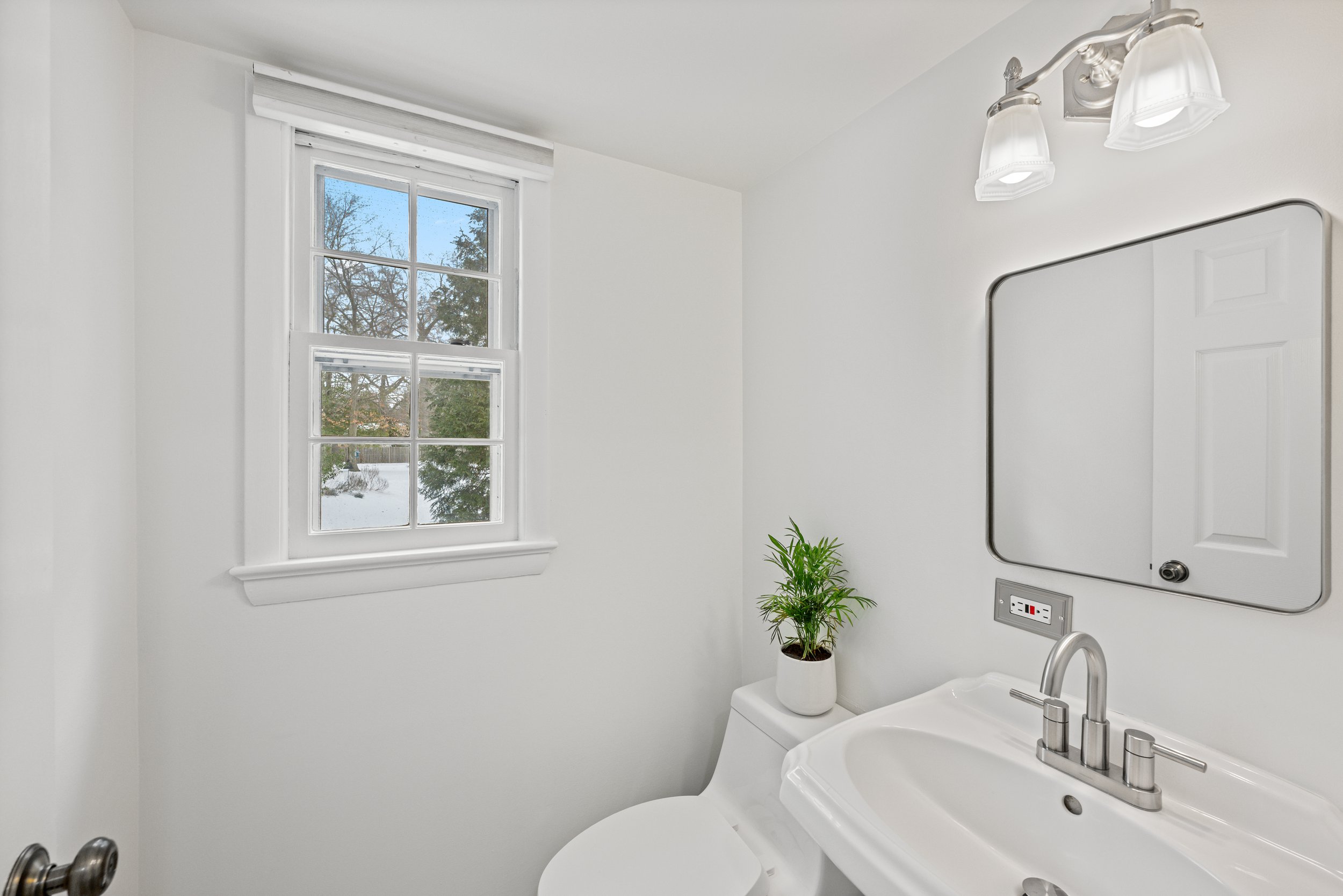 27-8511CamdenSt_027.jpg