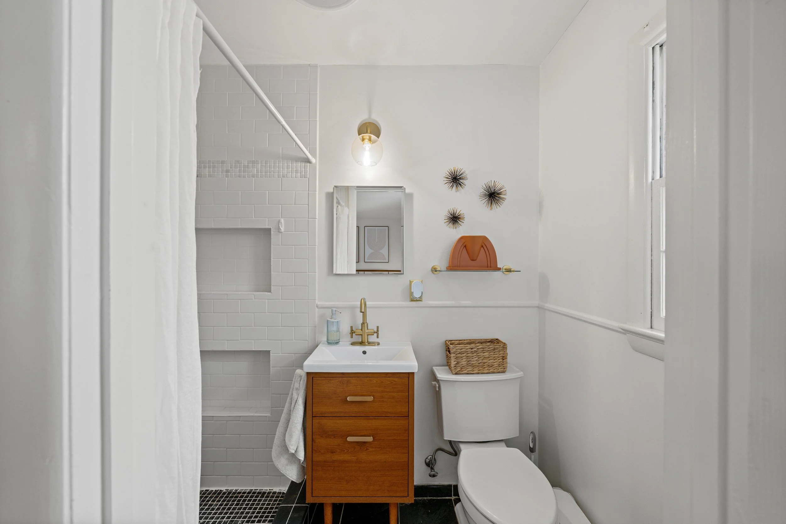 36-8511CamdenSt_036.jpg