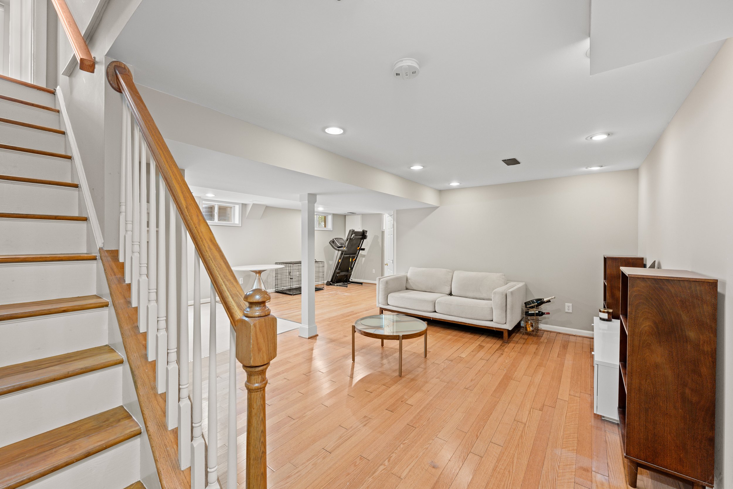 43-8511CamdenSt_043.jpg