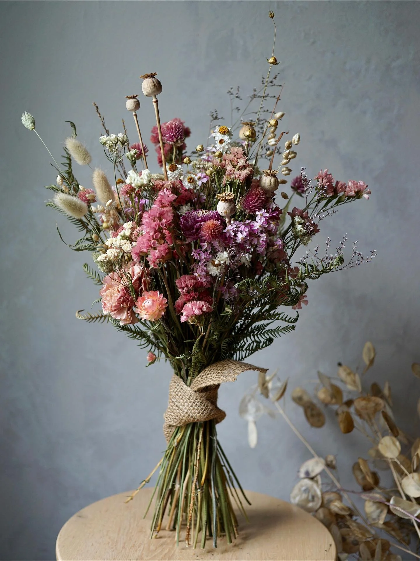 A bouquet with all the pinks 💕

#driedflowerbouquets #pinkdriedflowers #pinkbouquets #autumnbouquets
