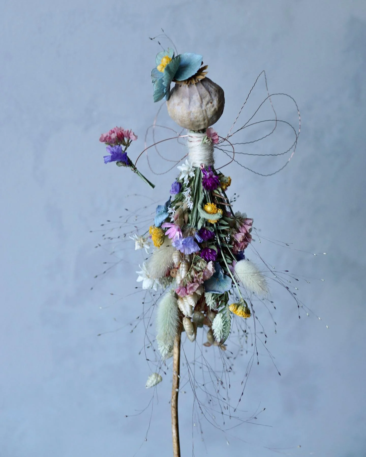 A flower fairy with all the colours, for a special birthday 🩵

🌸🌸🌸🌸🌸

#driedflowerart #driedflowerfairy #myfloraldays #driedflowersuk