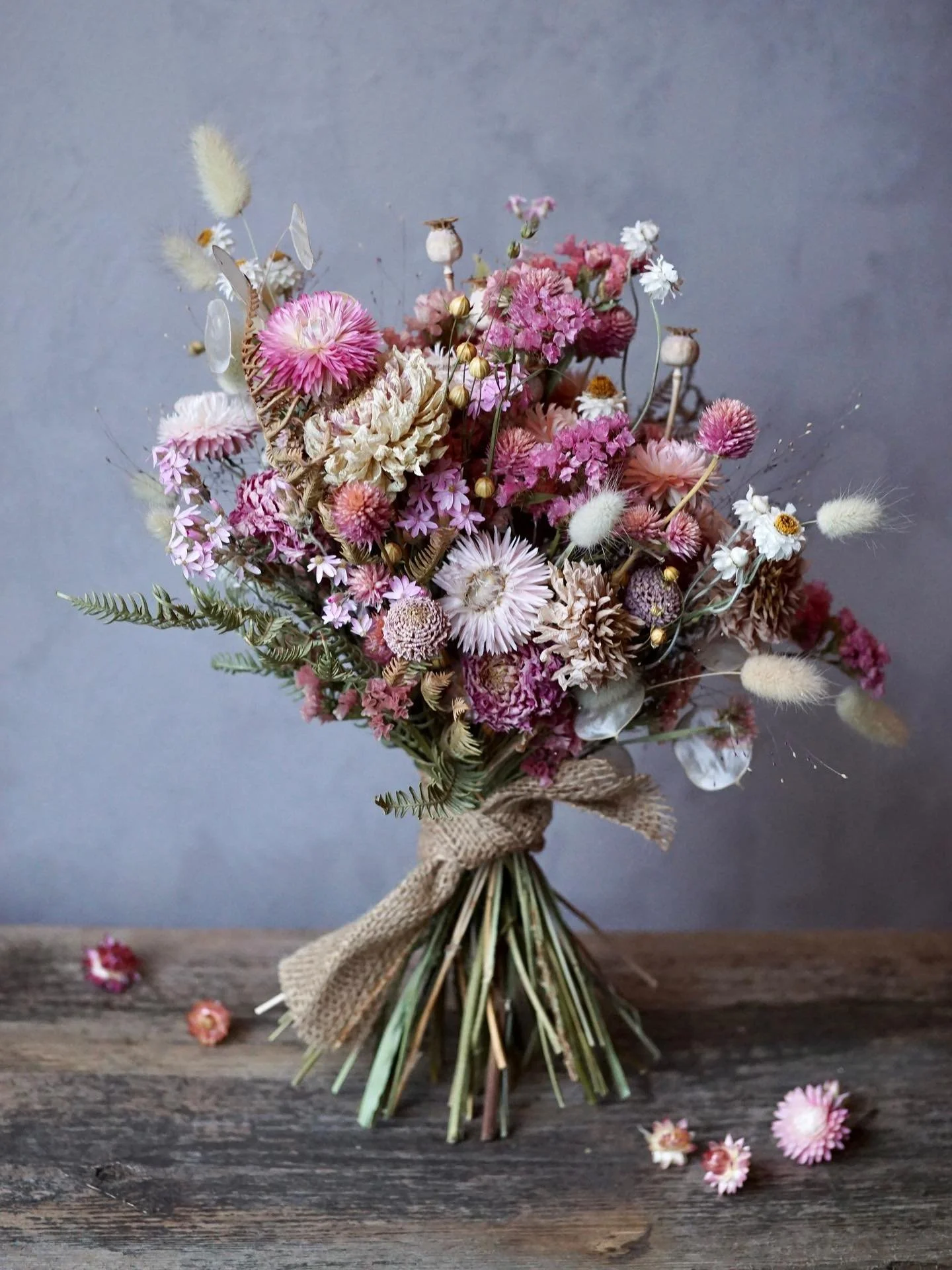 Flowers for Ellie&rsquo;s early January wedding 💕

A garden-gathered style for two nature-lovers 🌸 Wishing you the warmest of congratulations 💛

🩷🩷🩷🩷🩷

#driedflowerwedding #driedflowerweddingbouquet #driedflowerbridalbouquet #driedflowerbride