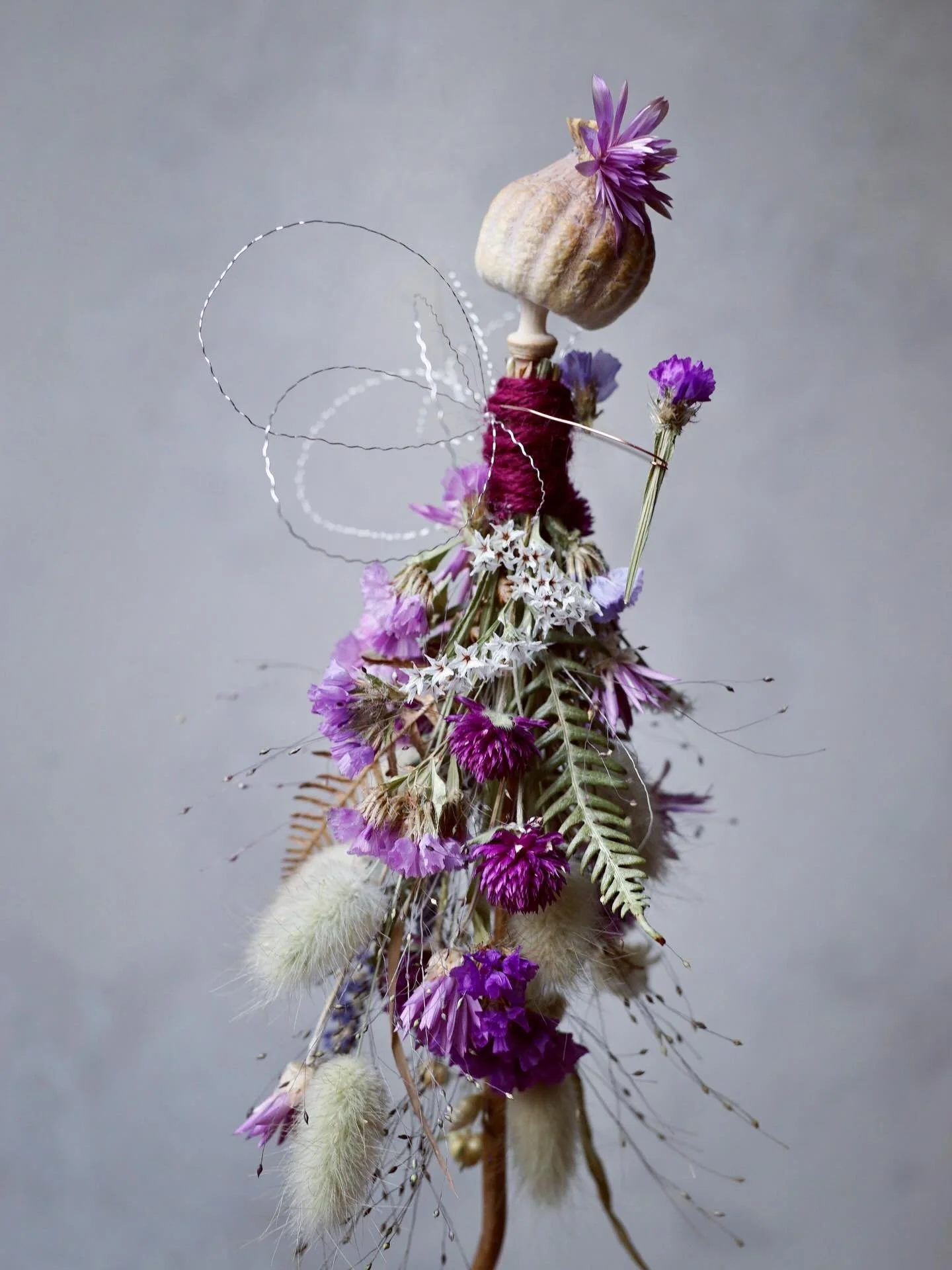 Some days I just don&rsquo;t know what to write in the caption beyond a basic description - today&rsquo;s one of those days!

So&hellip; here&rsquo;s a purple fairy 💜

Happy Friday!

💜💜💜💜💜

#flowerfairy #driedflowerfairy #driedflowerart #poppyp
