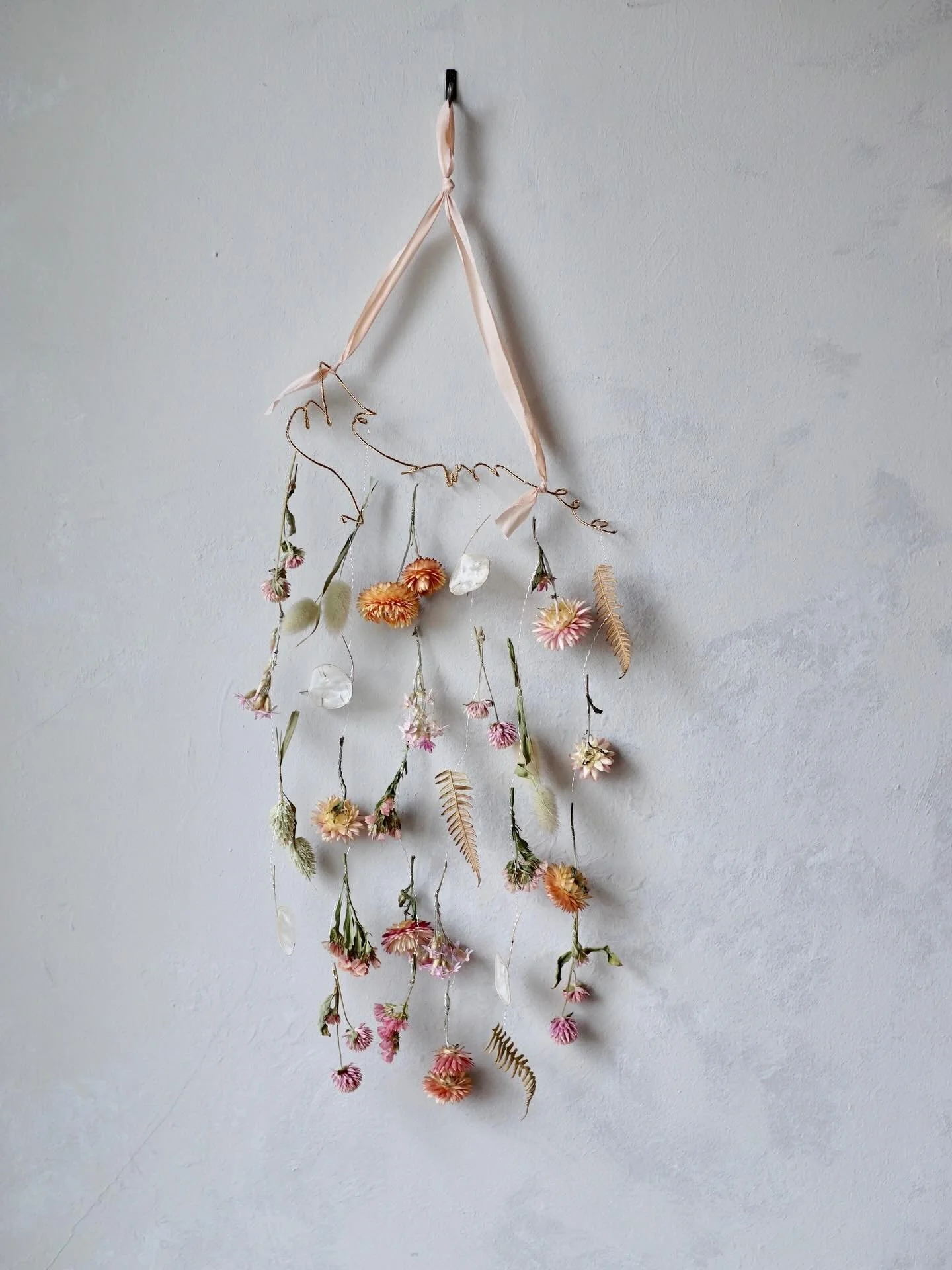 A mobile for Sue 🌸 This one was a little bit different 🧡

Normally I use a hazel branch at the top of my mobiles, but this one was being shipped to the US and I didn&rsquo;t want to risk sending wood through customs. Instead Sue and I decided to re