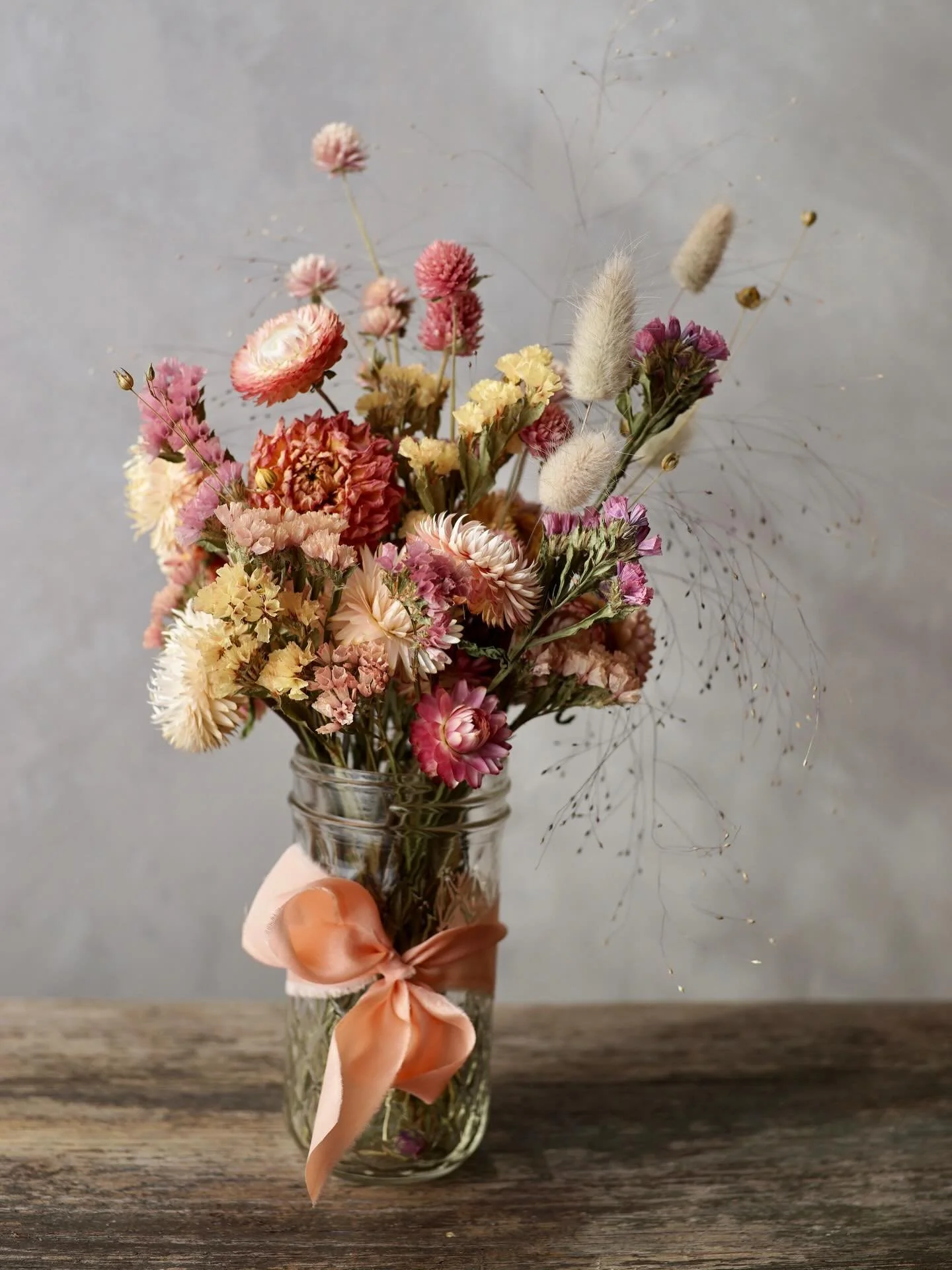 There&rsquo;s a new collection of dried flower jam jar arrangements in my shop 🧡 

My parents used to fill these pretty little jars with the most delicious blackberry preserves made from what we picked at the back of my childhood garden. I don&rsquo