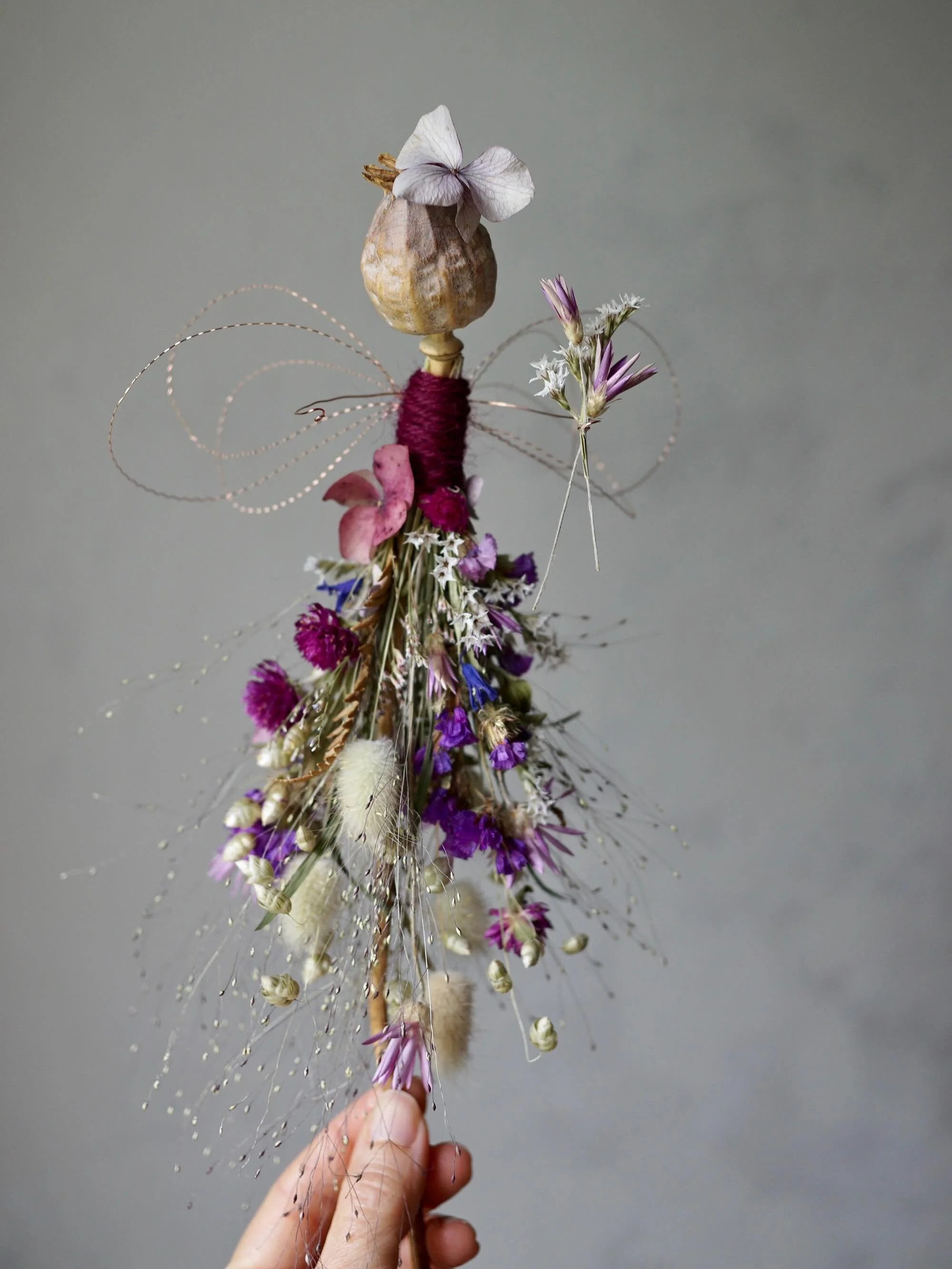This little flower fairy has a few of spring&rsquo;s bluebells sprinkled through her skirt. Do you see them? 💜

#driedflowerfairy #flowerfairies #driedflowerart