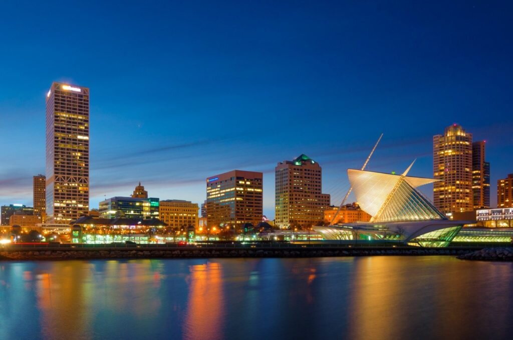 MilwaukeeSkyline-1024x680.jpg