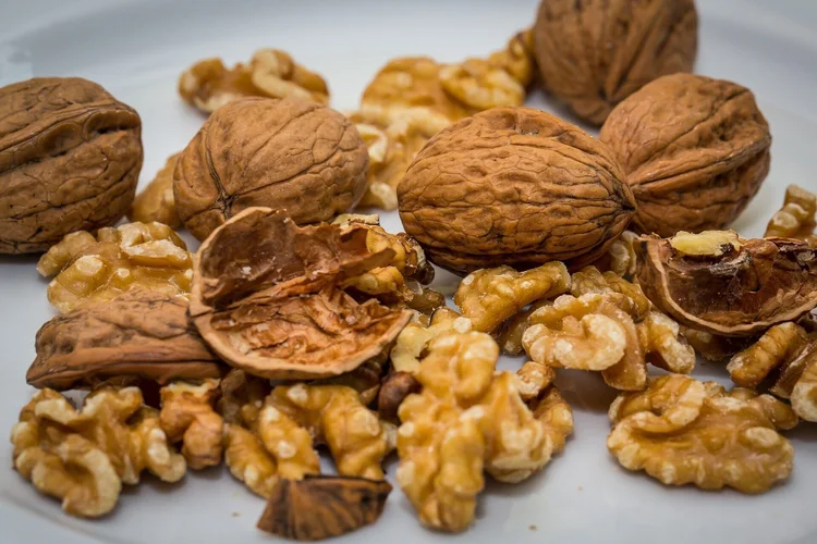 food allergen list, allergic reactions in people with food allergies, 8 most common allergenic food categories and ingredients, milk allergy, egg allergy, soy allergy, nut allergy, shellfish allergy, fish allergy
