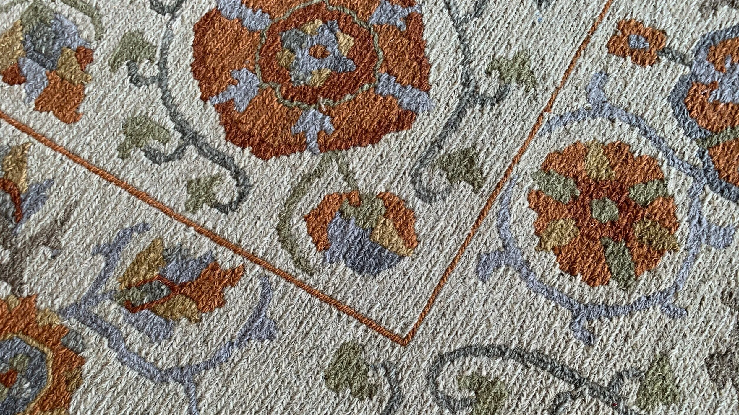 suzani09-closeup-web-2020.jpg
